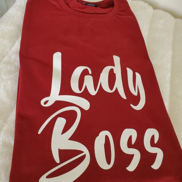 Tops - LADY BOSS GRAPHIC TEE